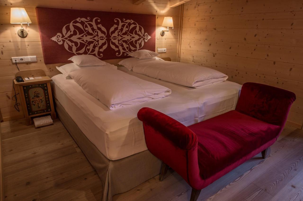 Hotel Ciasa Salares San Cassiano  Esterno foto