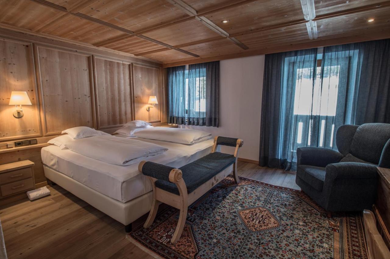 Hotel Ciasa Salares San Cassiano  Esterno foto