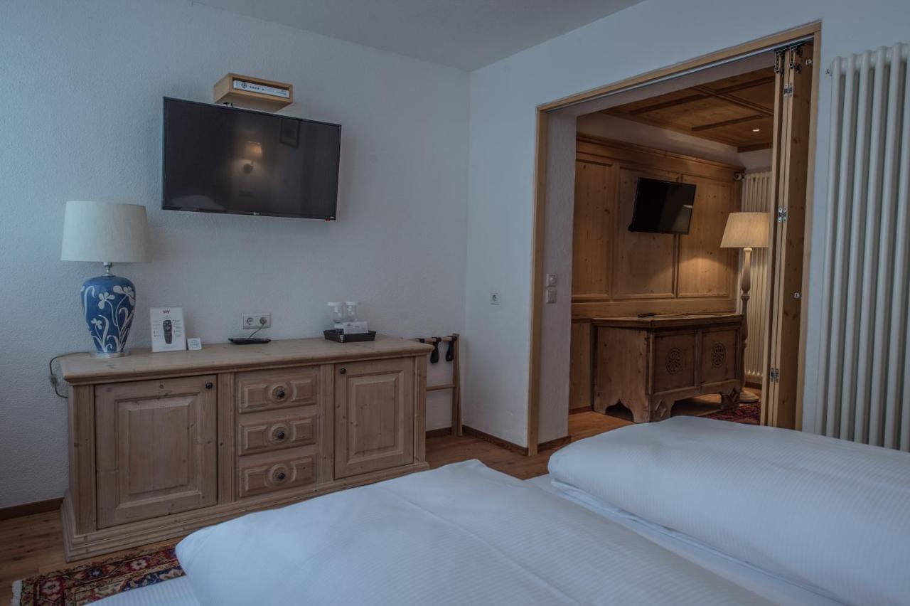 Hotel Ciasa Salares San Cassiano  Esterno foto