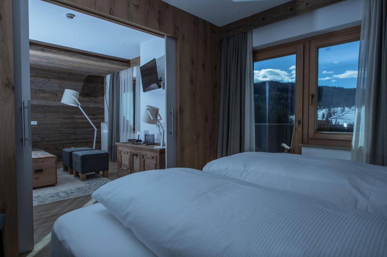 Hotel Ciasa Salares San Cassiano  Esterno foto