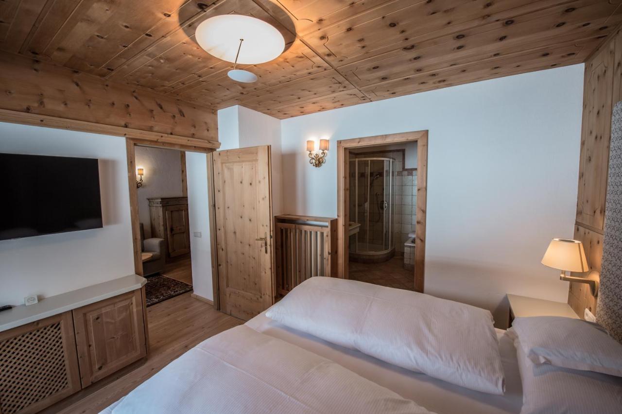 Hotel Ciasa Salares San Cassiano  Esterno foto